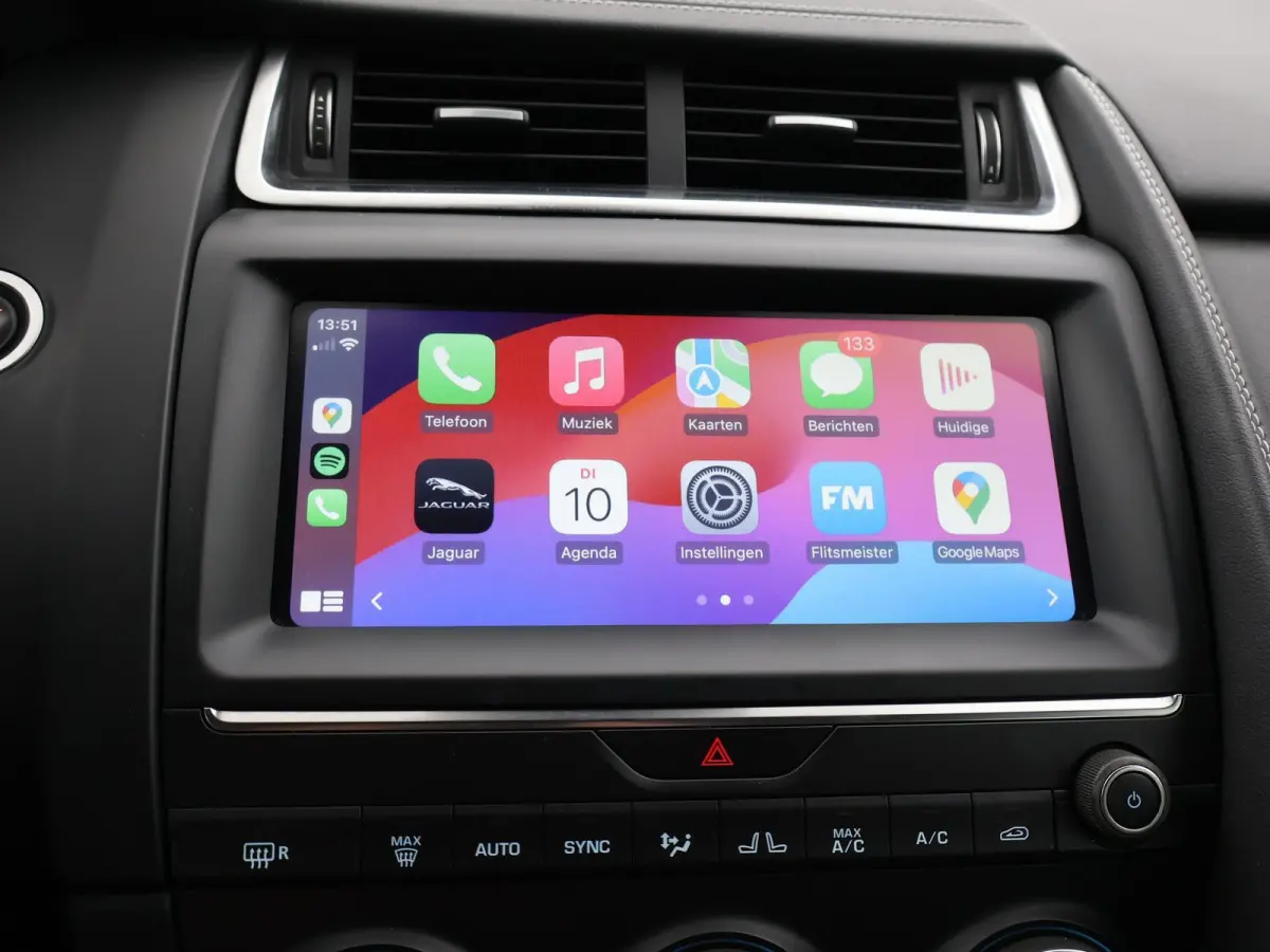 2.0 TURBO P250 AWD R-DYNAMIC SE + PANORAMA / LEDER / CAMERA