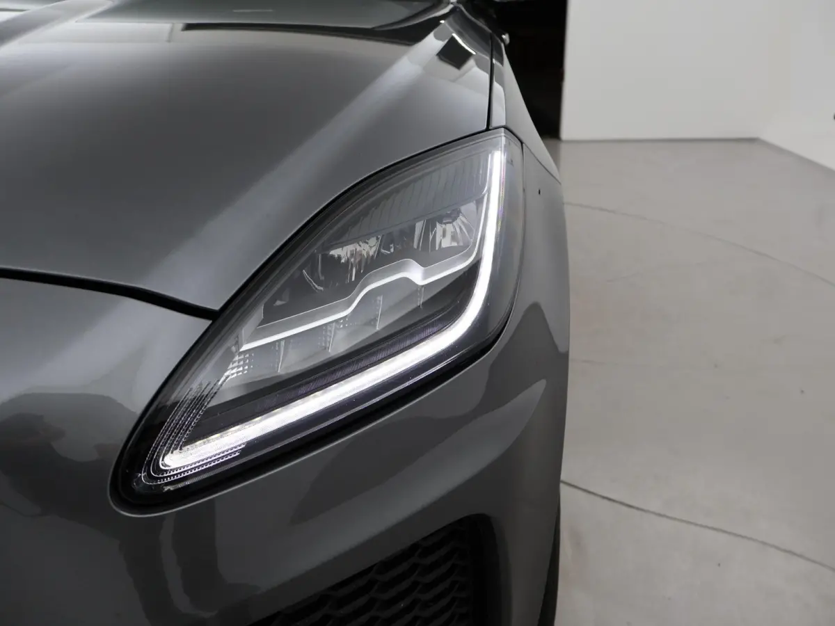 2.0 TURBO P250 AWD R-DYNAMIC SE + PANORAMA / LEDER / CAMERA