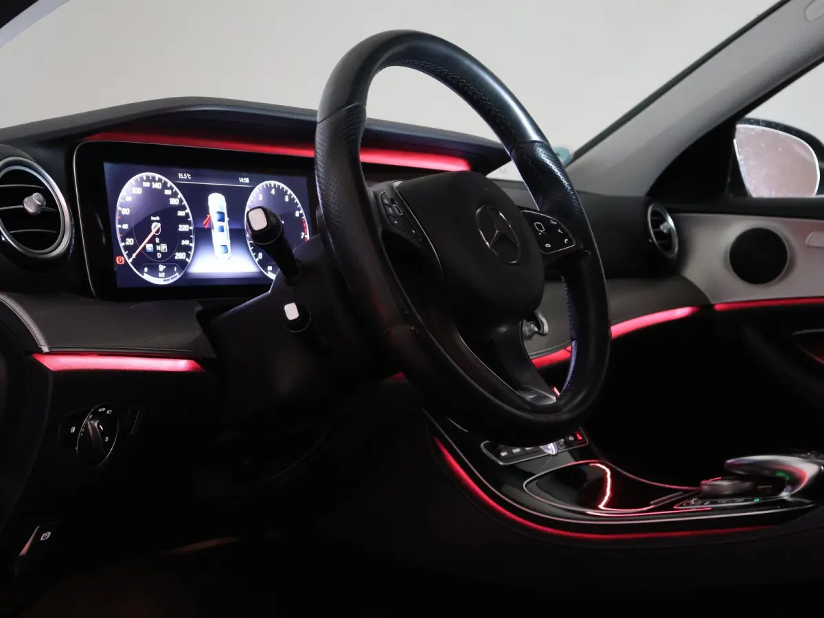200 AVANTGARDE SEDAN + DIGITALE COCKPIT WIDESCREEN | SCHUIFDAK | SFEERVERLICHTING
