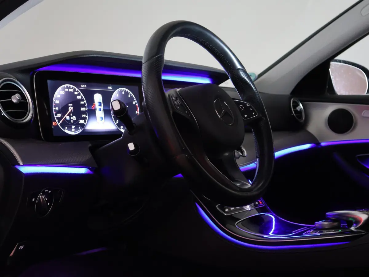 200 AVANTGARDE SEDAN + DIGITALE COCKPIT WIDESCREEN | SCHUIFDAK | SFEERVERLICHTING