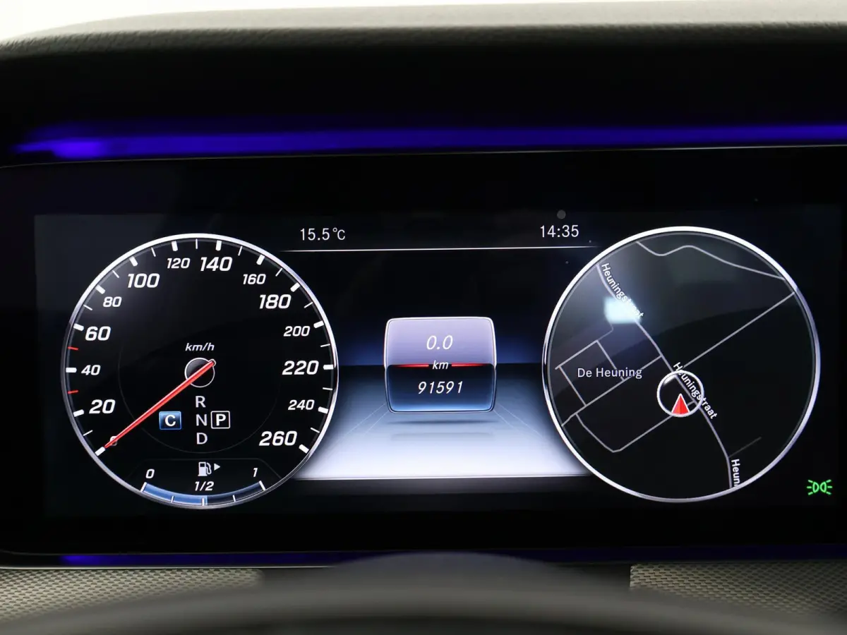 200 AVANTGARDE SEDAN + DIGITALE COCKPIT WIDESCREEN | SCHUIFDAK | SFEERVERLICHTING