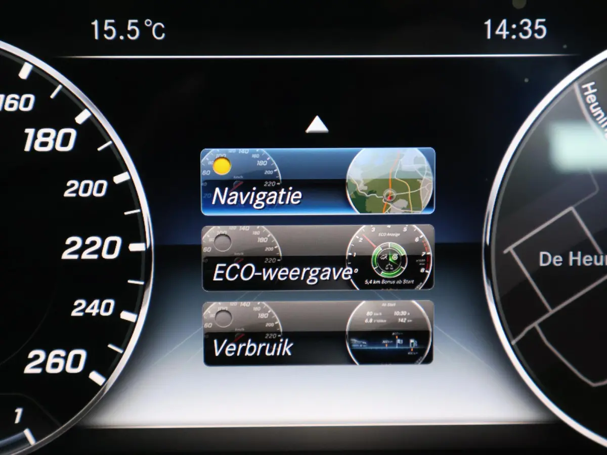 200 AVANTGARDE SEDAN + DIGITALE COCKPIT WIDESCREEN | SCHUIFDAK | SFEERVERLICHTING