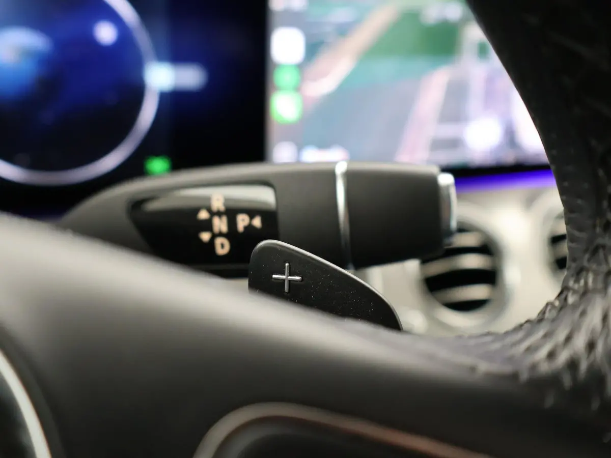 200 AVANTGARDE SEDAN + DIGITALE COCKPIT WIDESCREEN | SCHUIFDAK | SFEERVERLICHTING