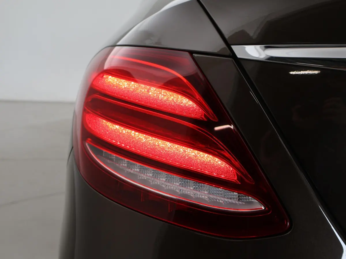 200 AVANTGARDE SEDAN + DIGITALE COCKPIT WIDESCREEN | SCHUIFDAK | SFEERVERLICHTING