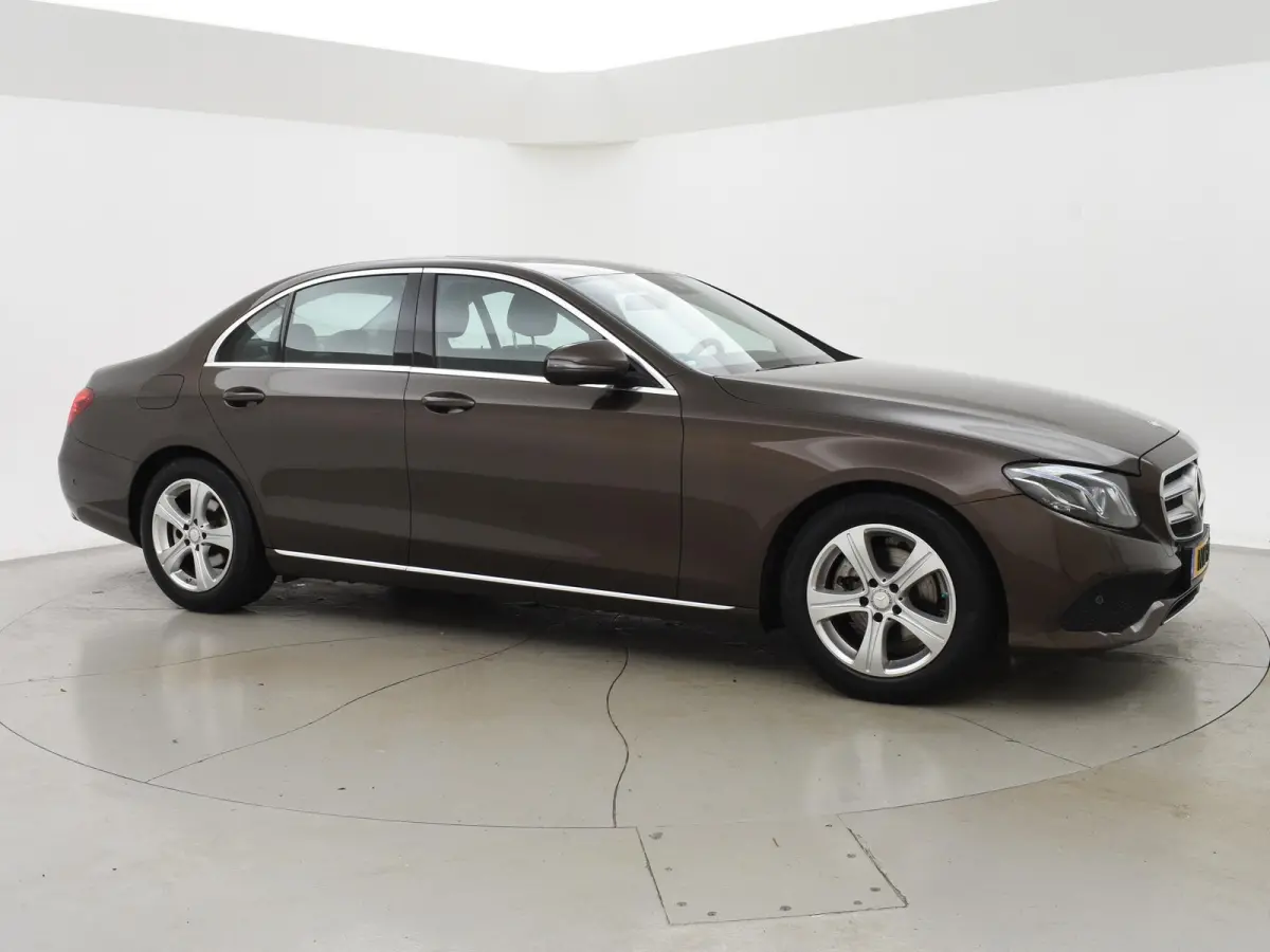 200 AVANTGARDE SEDAN + DIGITALE COCKPIT WIDESCREEN | SCHUIFDAK | SFEERVERLICHTING