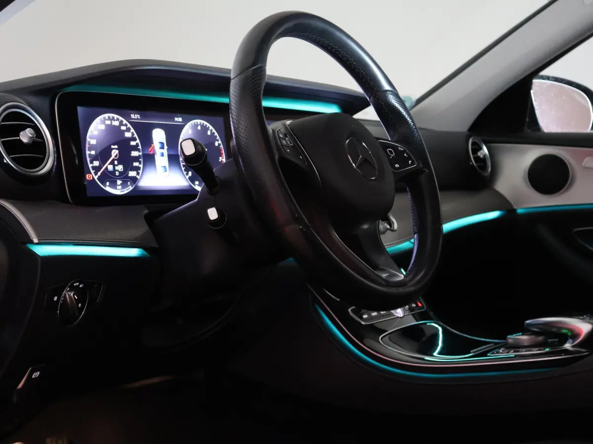 200 AVANTGARDE SEDAN + DIGITALE COCKPIT WIDESCREEN | SCHUIFDAK | SFEERVERLICHTING