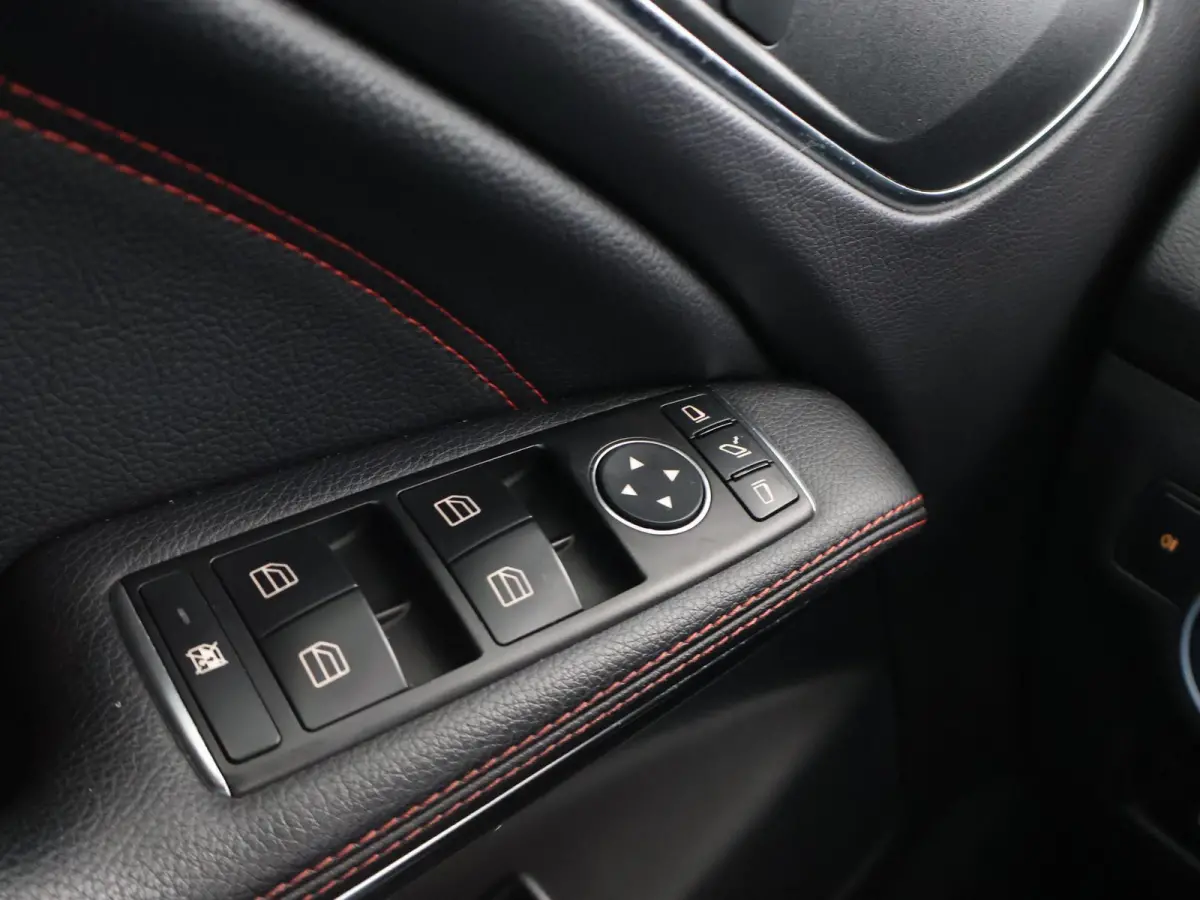 250 4MATIC 211 PK AMG SPORT + PANORAMA | LEDER | HARMAN/KARDON