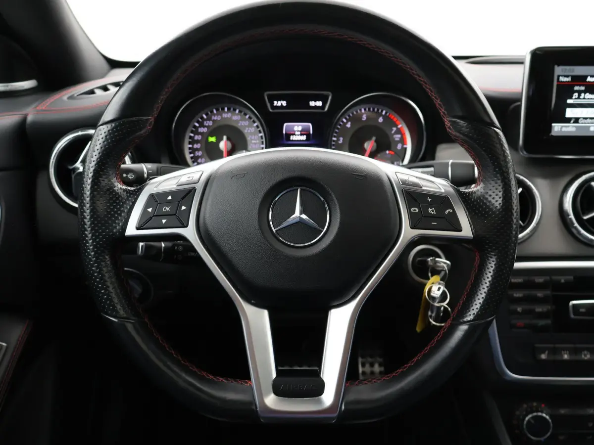 250 4MATIC 211 PK AMG SPORT + PANORAMA | LEDER | HARMAN/KARDON