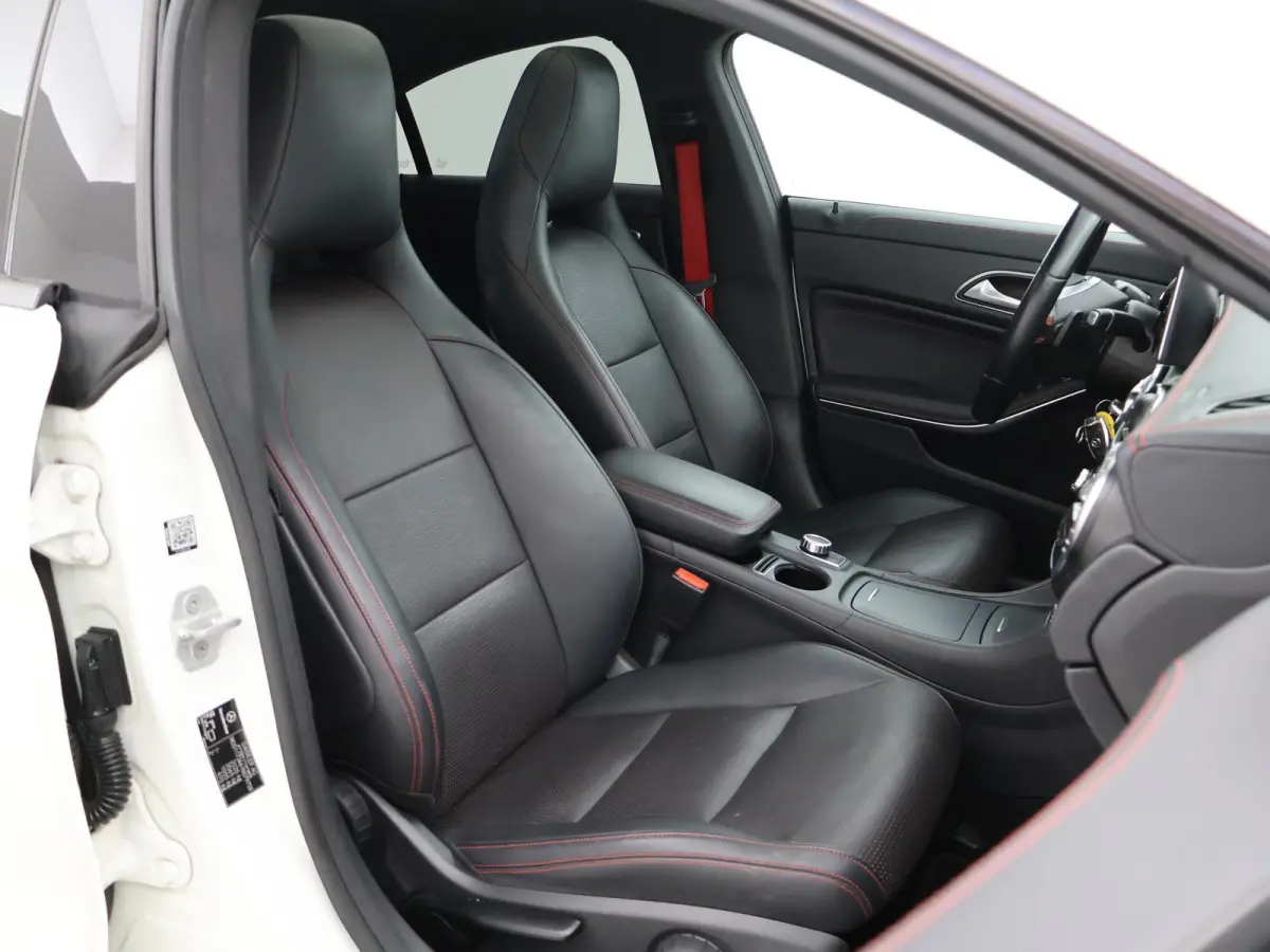 250 4MATIC 211 PK AMG SPORT + PANORAMA | LEDER | HARMAN/KARDON