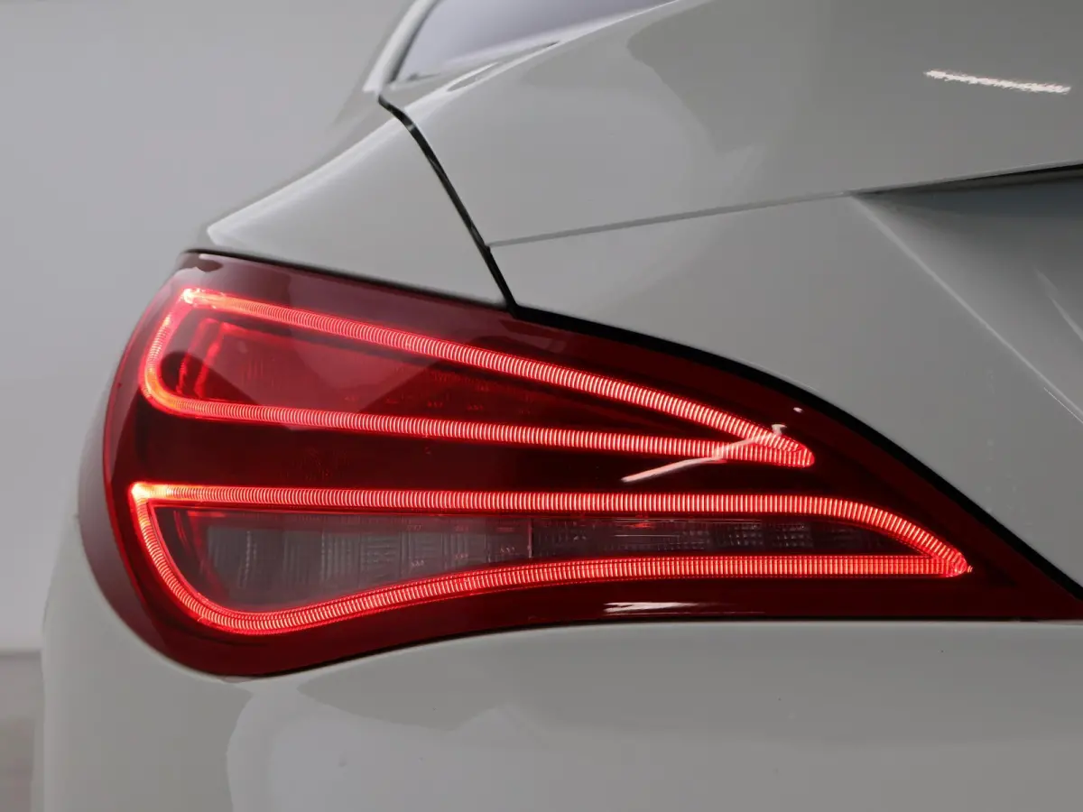 250 4MATIC 211 PK AMG SPORT + PANORAMA | LEDER | HARMAN/KARDON