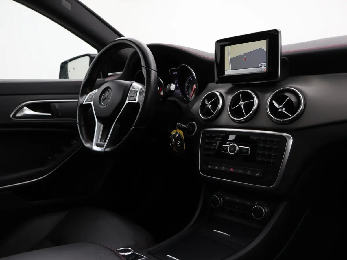 250 4MATIC 211 PK AMG SPORT + PANORAMA | LEDER | HARMAN/KARDON