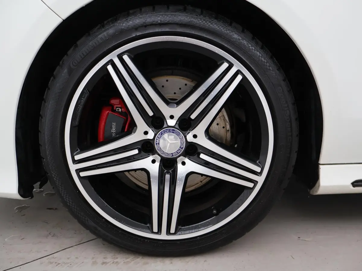 250 4MATIC 211 PK AMG SPORT + PANORAMA | LEDER | HARMAN/KARDON