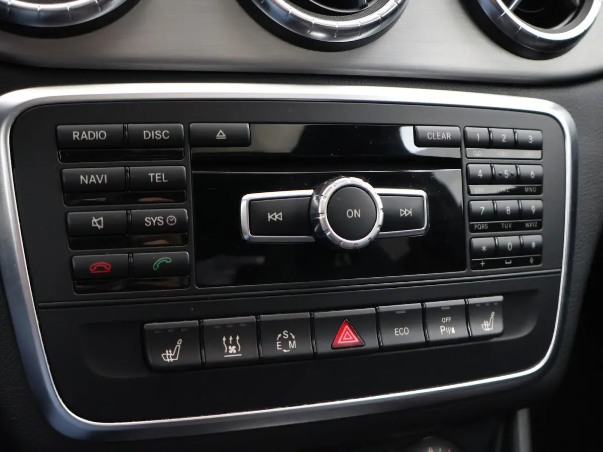 250 4MATIC 211 PK AMG SPORT + PANORAMA | LEDER | HARMAN/KARDON