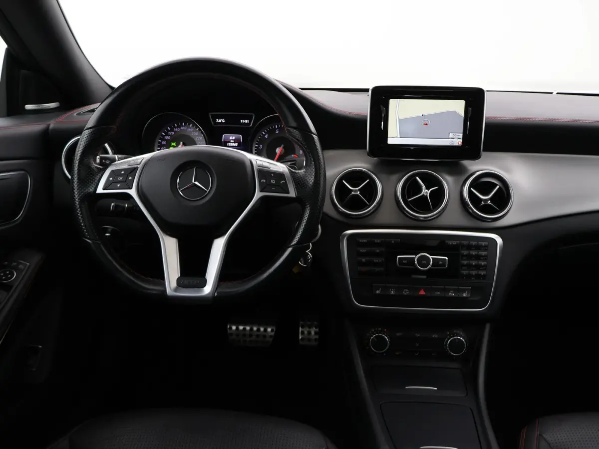 250 4MATIC 211 PK AMG SPORT + PANORAMA | LEDER | HARMAN/KARDON