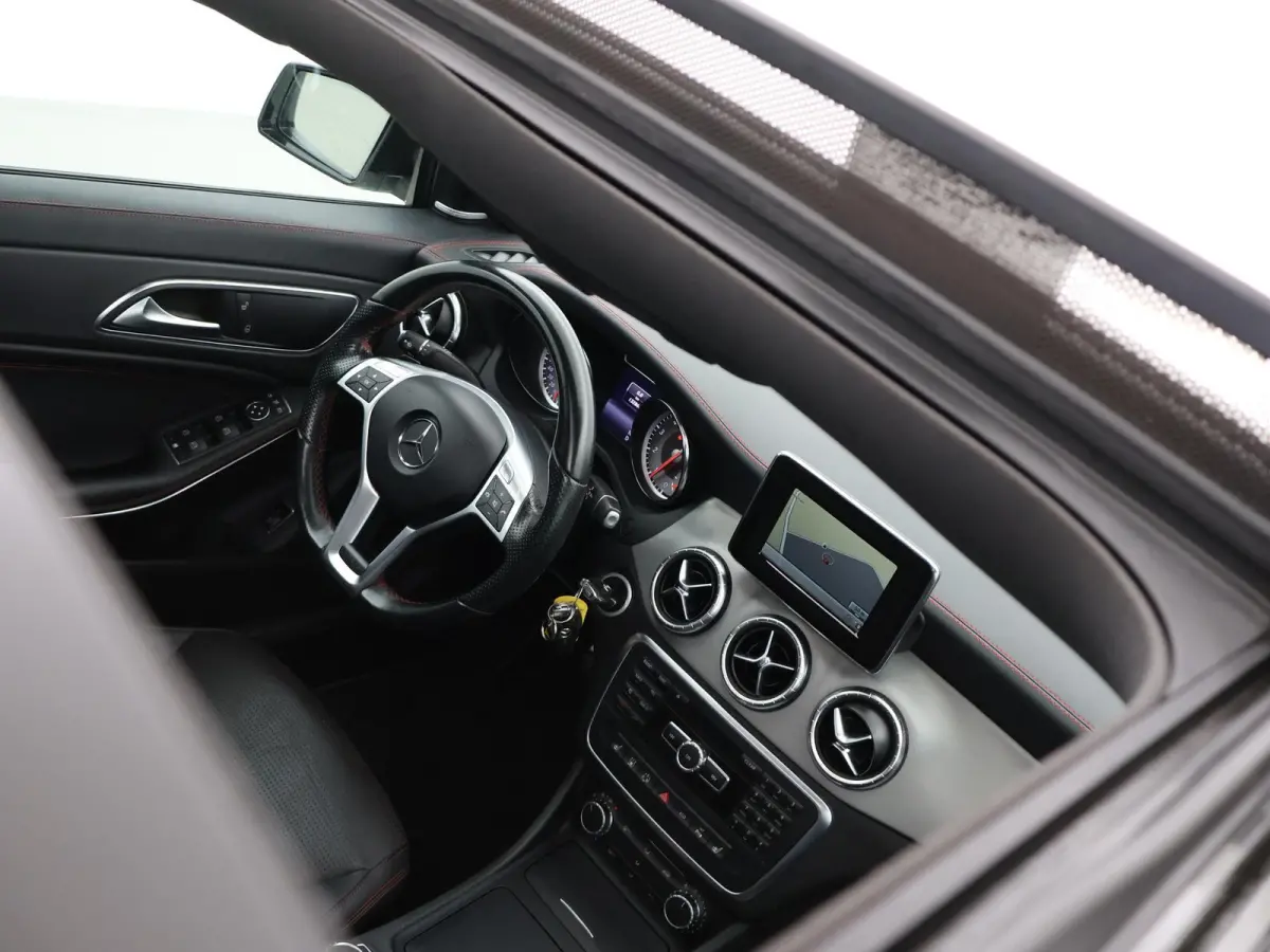 250 4MATIC 211 PK AMG SPORT + PANORAMA | LEDER | HARMAN/KARDON