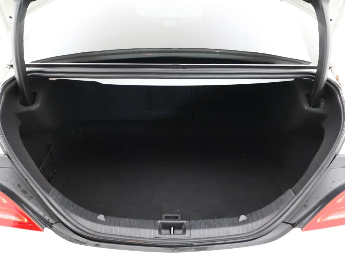 250 4MATIC 211 PK AMG SPORT + PANORAMA | LEDER | HARMAN/KARDON