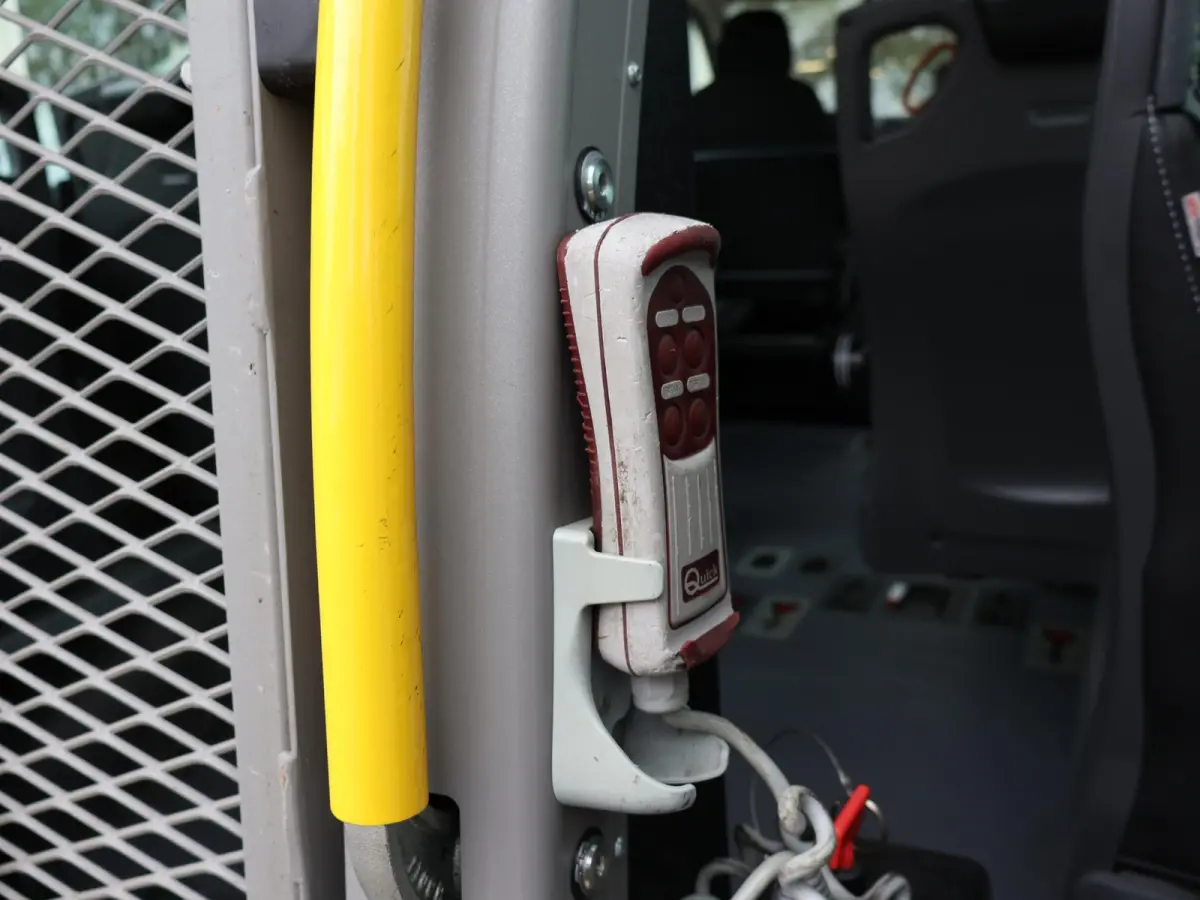 2.0 TDI ROLSTOEL AUTO 9-PERS. + 4 ROLSTOELEN *EXCL. BTW* - EURO 6 - LIFT