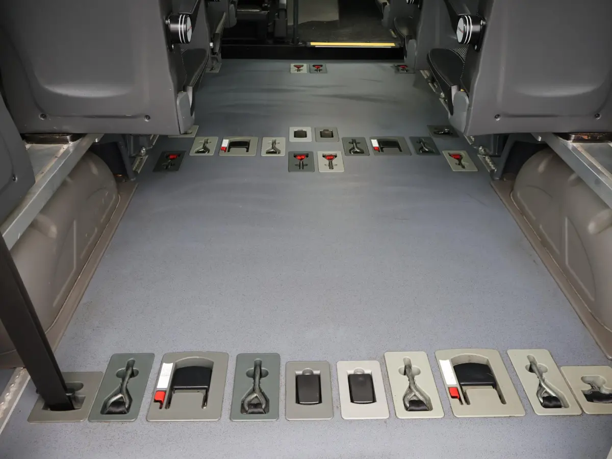 2.0 TDI ROLSTOEL AUTO 9-PERS. + 4 ROLSTOELEN *EXCL. BTW* - EURO 6 - LIFT