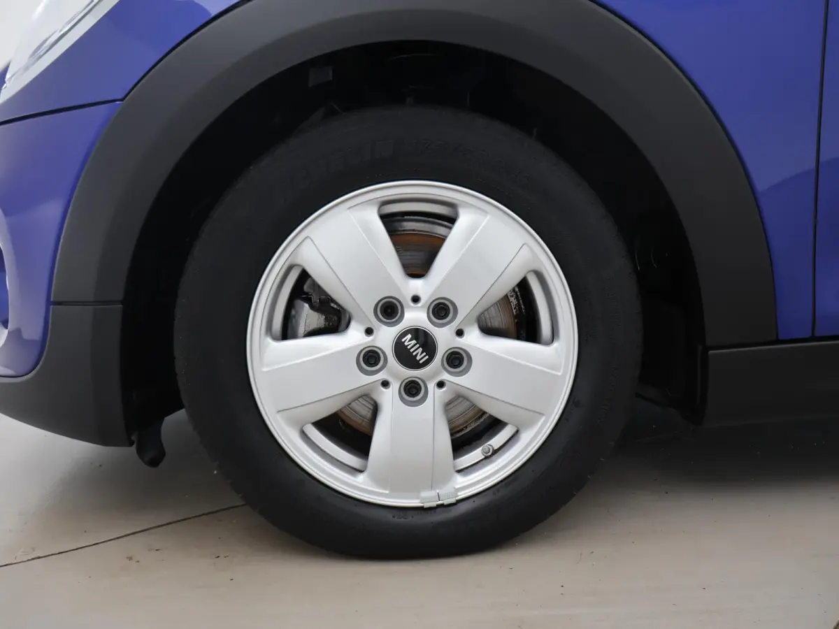 1.5 COOPER SALT 5-DEURS AUT. *STARLIGHT BLUE* + LED / AIRCO