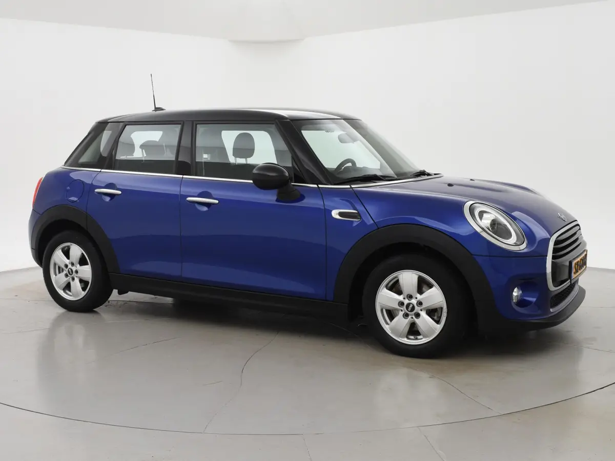 1.5 COOPER SALT 5-DEURS AUT. *STARLIGHT BLUE* + LED / AIRCO