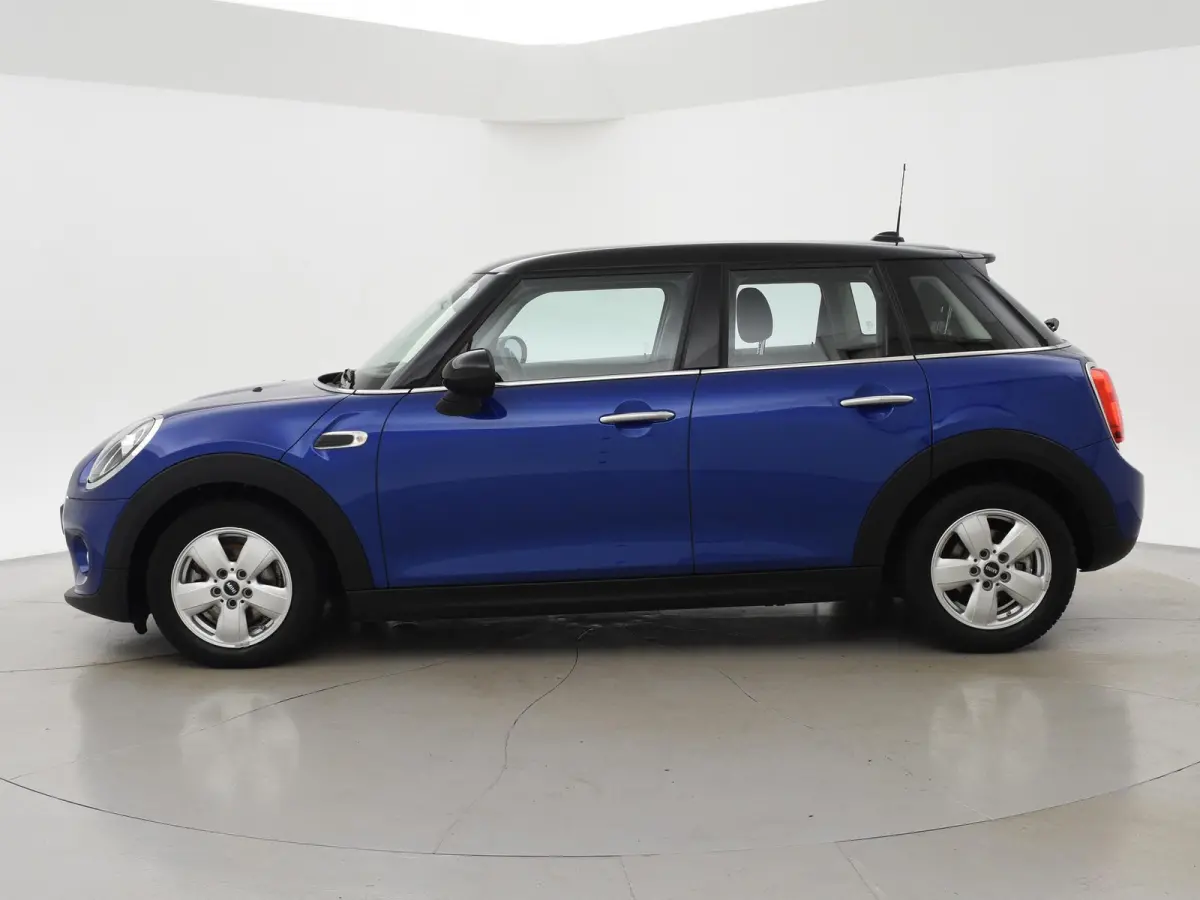 1.5 COOPER SALT 5-DEURS AUT. *STARLIGHT BLUE* + LED / AIRCO