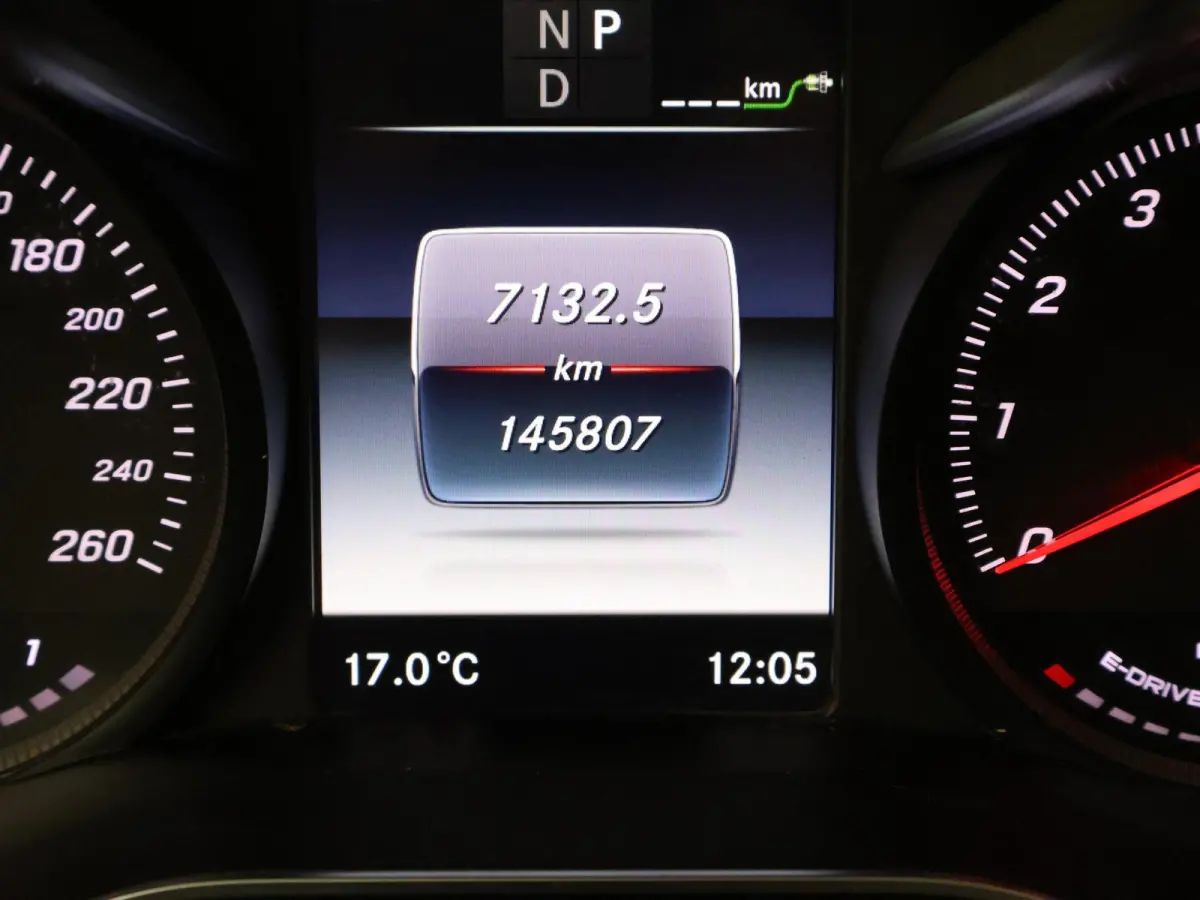 350e 4MATIC PLUG-IN HYBRID + TREKHAAK | PANORAMA | LUCHTVERING | LED | STOELVERWARMING