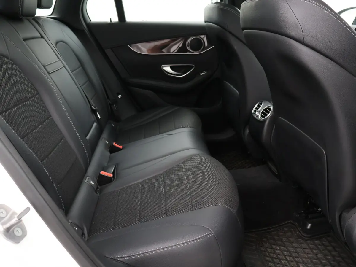 350e 4MATIC PLUG-IN HYBRID + TREKHAAK | PANORAMA | LUCHTVERING | LED | STOELVERWARMING