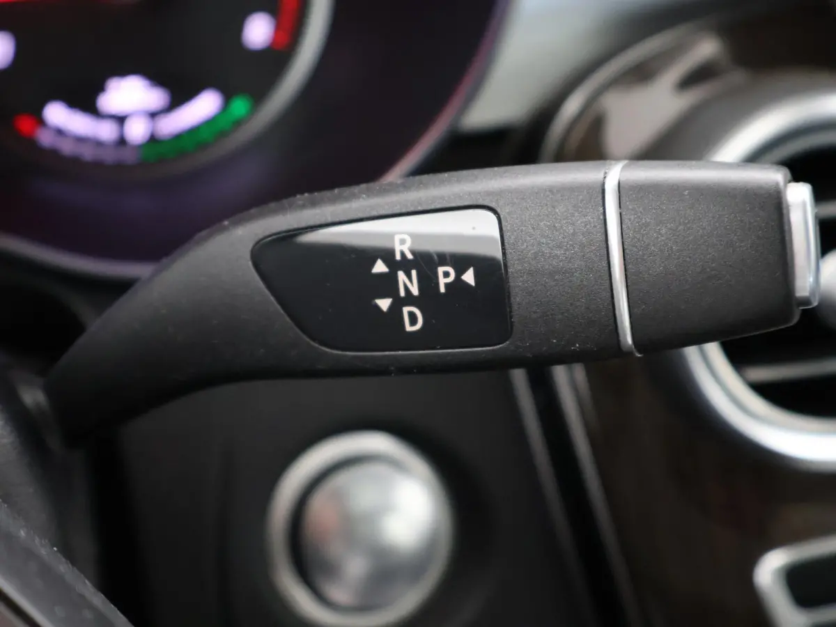 350e 4MATIC PLUG-IN HYBRID + TREKHAAK | PANORAMA | LUCHTVERING | LED | STOELVERWARMING