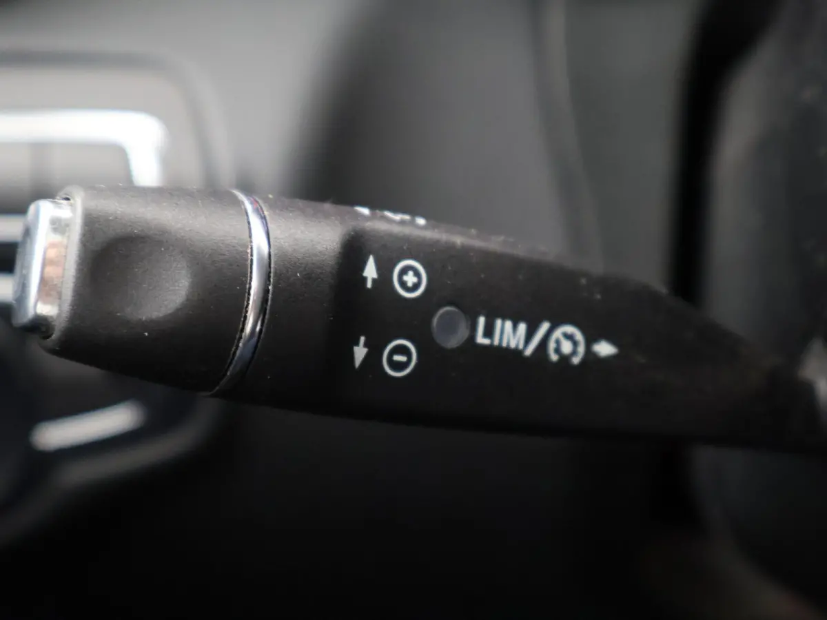 350e 4MATIC PLUG-IN HYBRID + TREKHAAK | PANORAMA | LUCHTVERING | LED | STOELVERWARMING