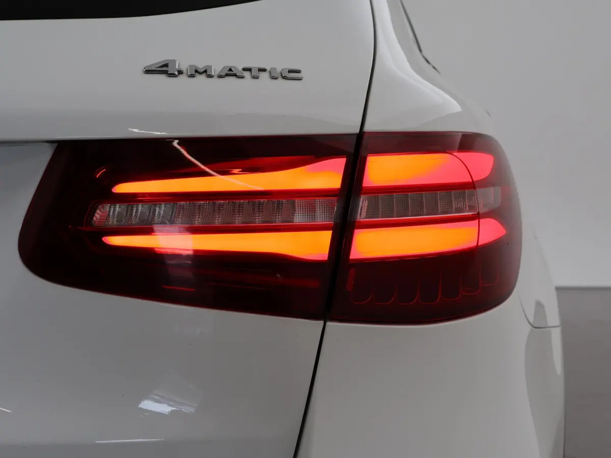 350e 4MATIC PLUG-IN HYBRID + TREKHAAK | PANORAMA | LUCHTVERING | LED | STOELVERWARMING