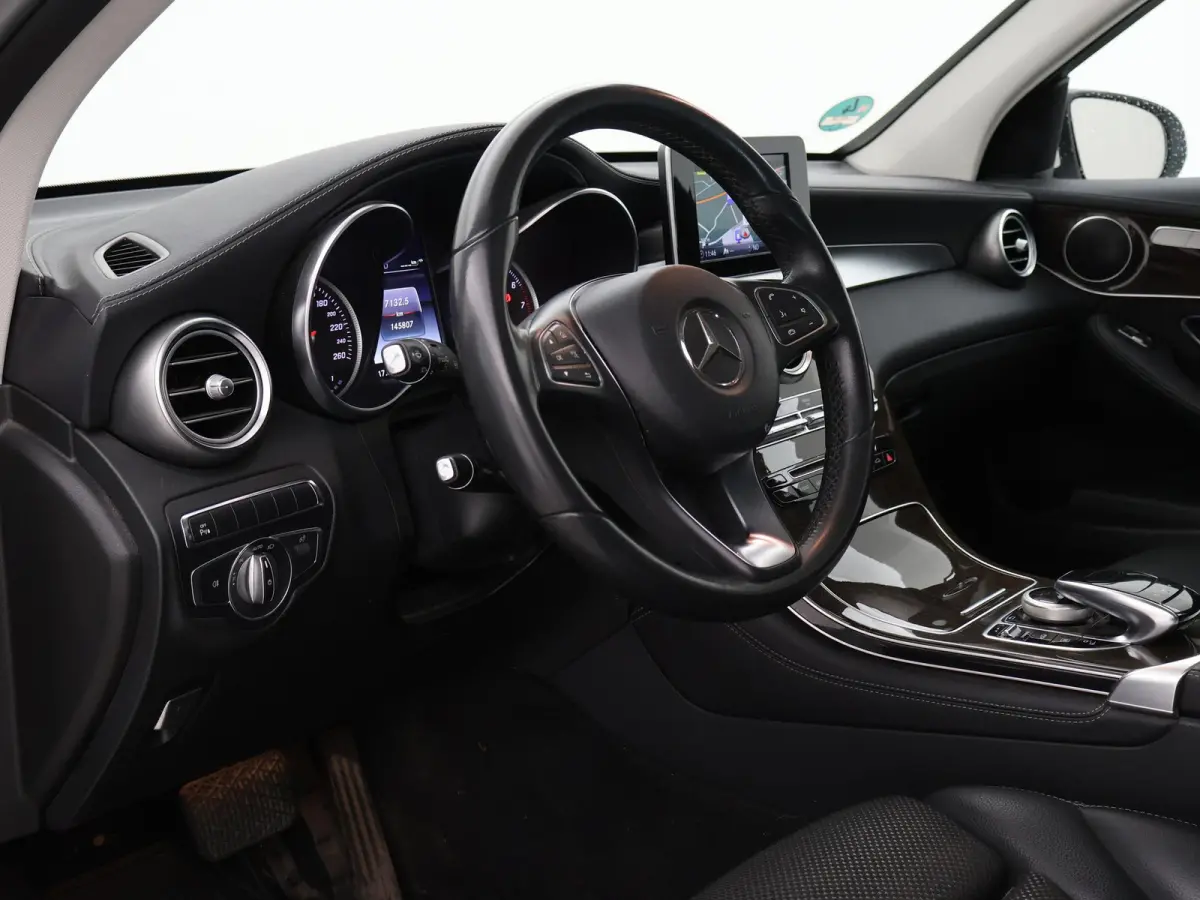 350e 4MATIC PLUG-IN HYBRID + TREKHAAK | PANORAMA | LUCHTVERING | LED | STOELVERWARMING