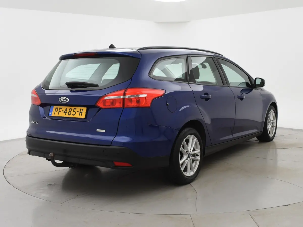 1.0 ECOBOOST 125 PK + APPLE CARPLAY / TREKHAAK / VOORRUITVERWARMING