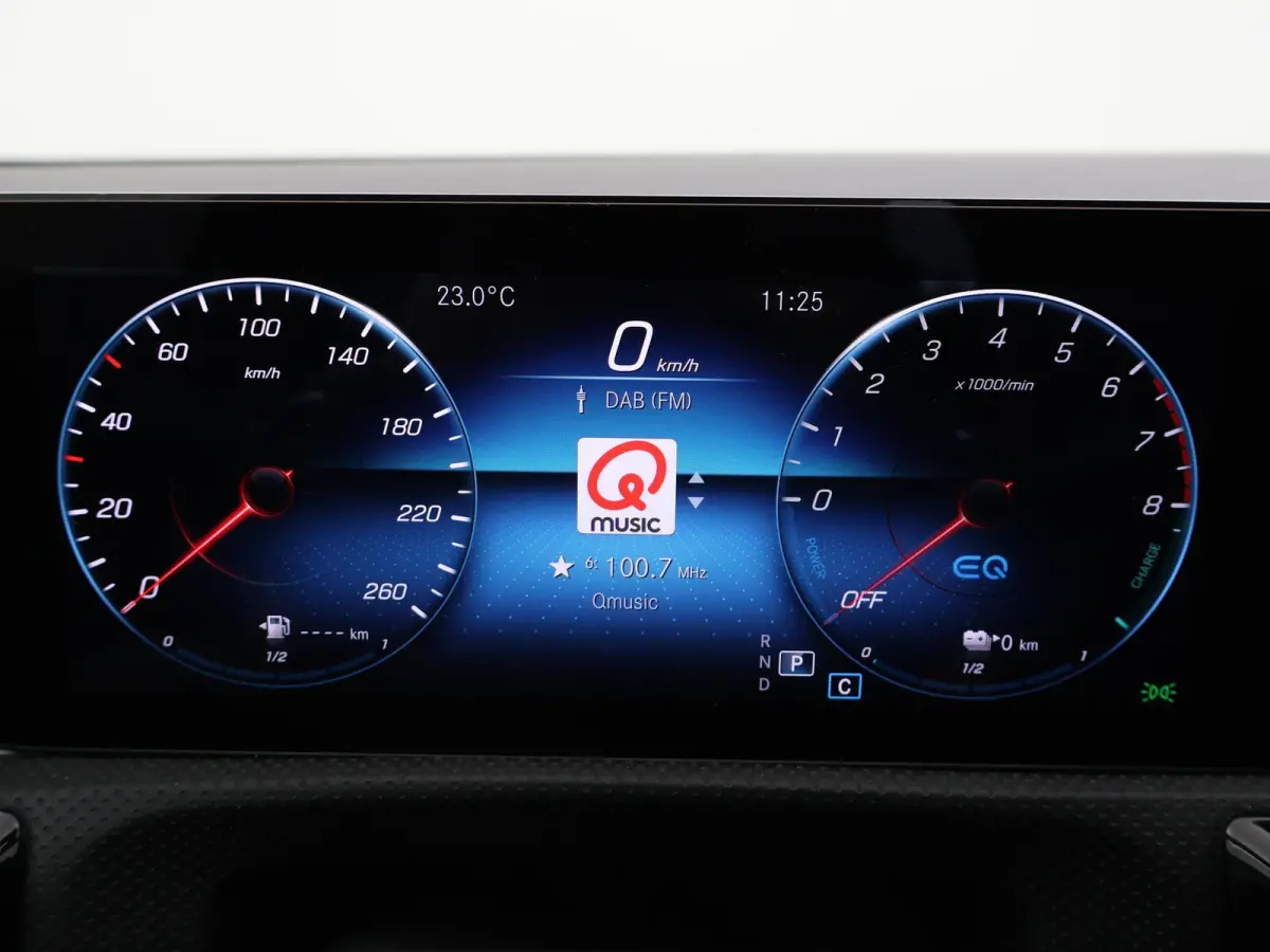 250e PLUG-IN AMG SPORT + PANORAMA / ELEKTR. TREKHAAK / MEMORY
