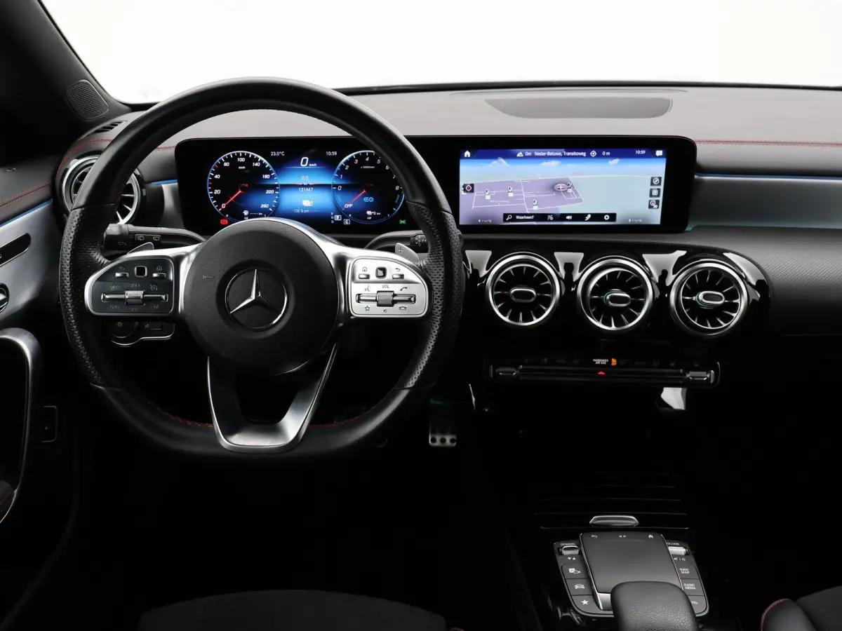 250e PLUG-IN AMG SPORT + PANORAMA / ELEKTR. TREKHAAK / MEMORY