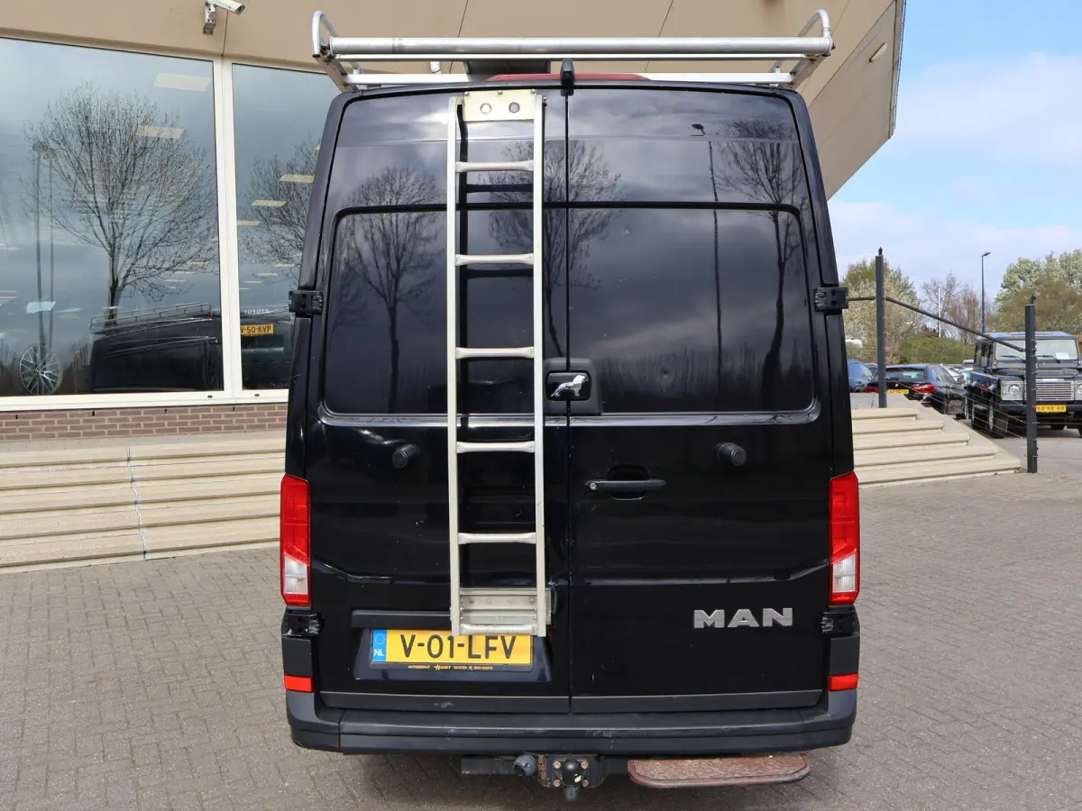 50 5.180 2.0 180 PK AUT. DUBBEL LUCHT + 3500 KG TH + 230V | WERKPLAATSINRICHTING | CAMERA | NAVIGATIE