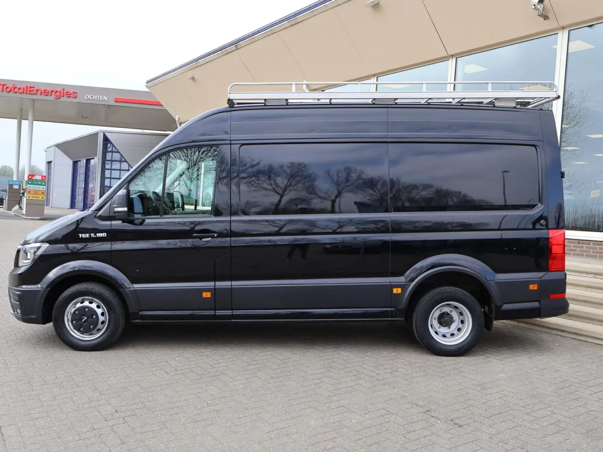 50 5.180 2.0 180 PK AUT. DUBBEL LUCHT + 3500 KG TH + 230V | WERKPLAATSINRICHTING | CAMERA | NAVIGATIE