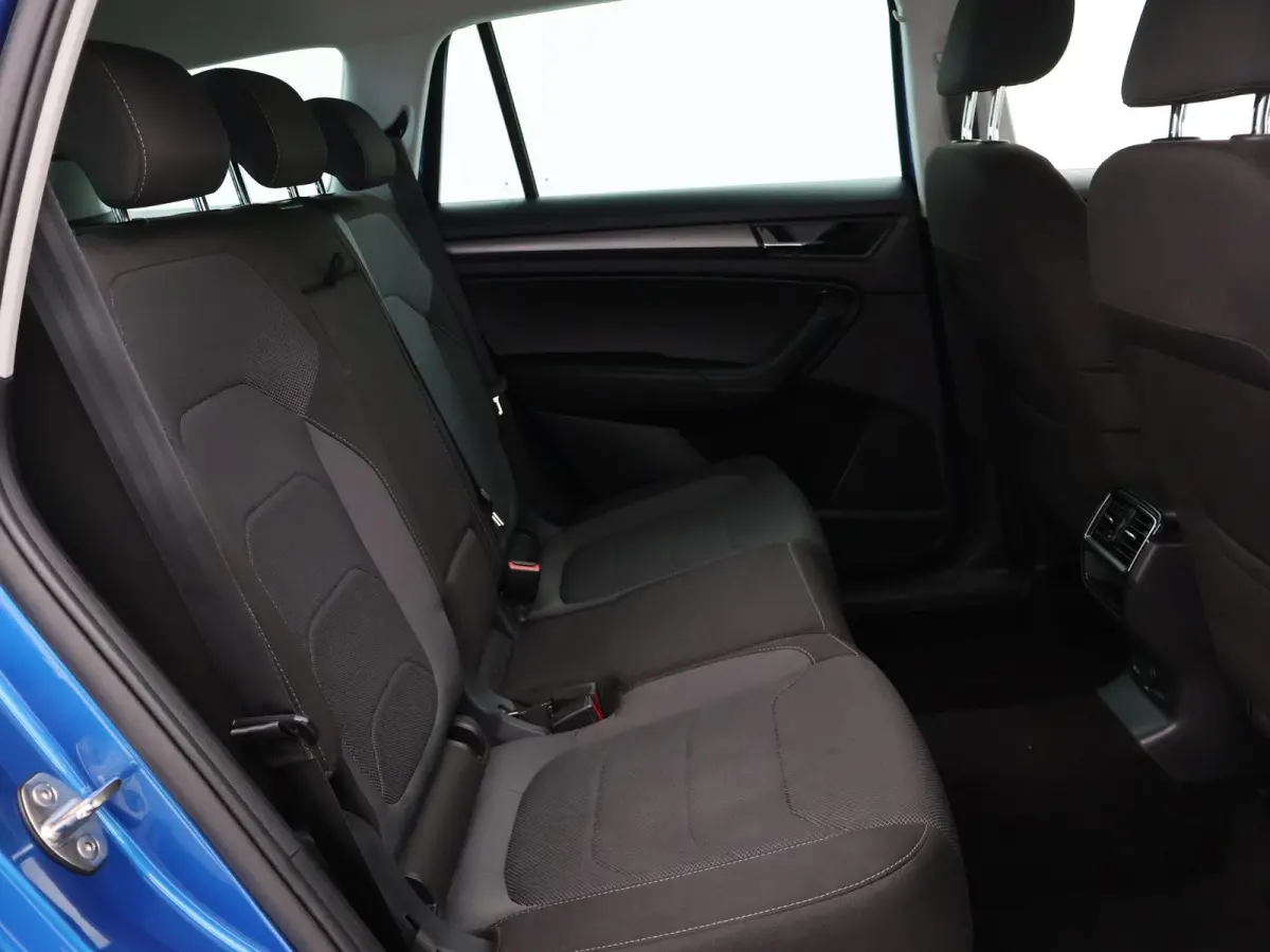 1.5 TSI 150 PK DSG AUT. *RACE BLUE METALLIC* + WEGKLAPBARE TREKHAAK 1800 KG