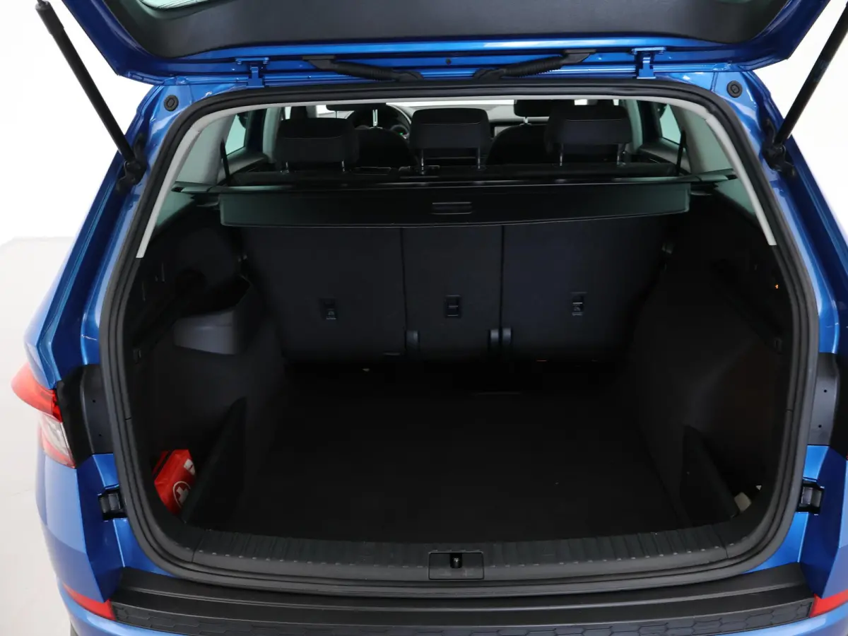 1.5 TSI 150 PK DSG AUT. *RACE BLUE METALLIC* + WEGKLAPBARE TREKHAAK 1800 KG