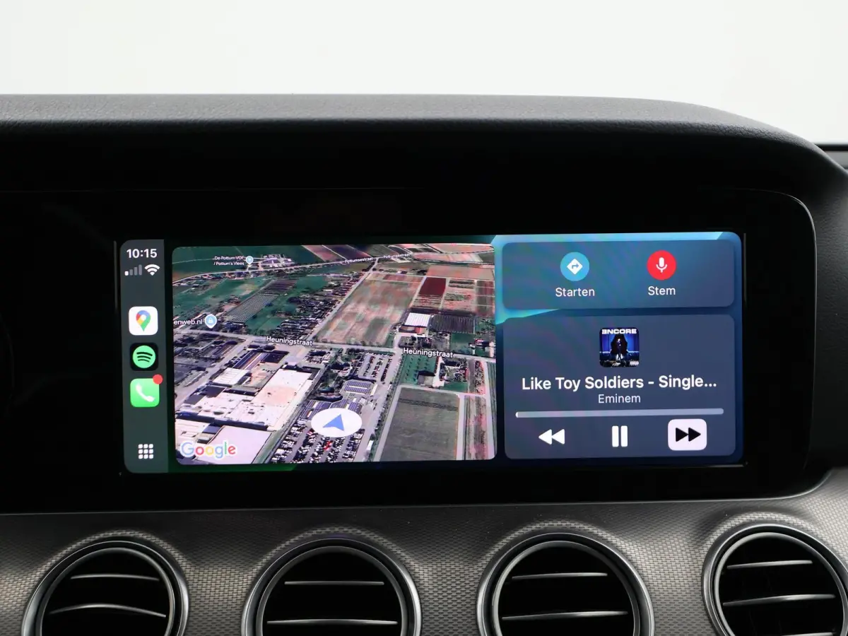 220d 194 PK AUT9 AVANTGARDE + TREKHAAK Mercedes-Benz E-klasse Estate 220d 194 PK AUT9 + TRKEHAAK / SFEERVERLICHTING / SFEERVERLICHTING / APPLE CARPLAY / LED