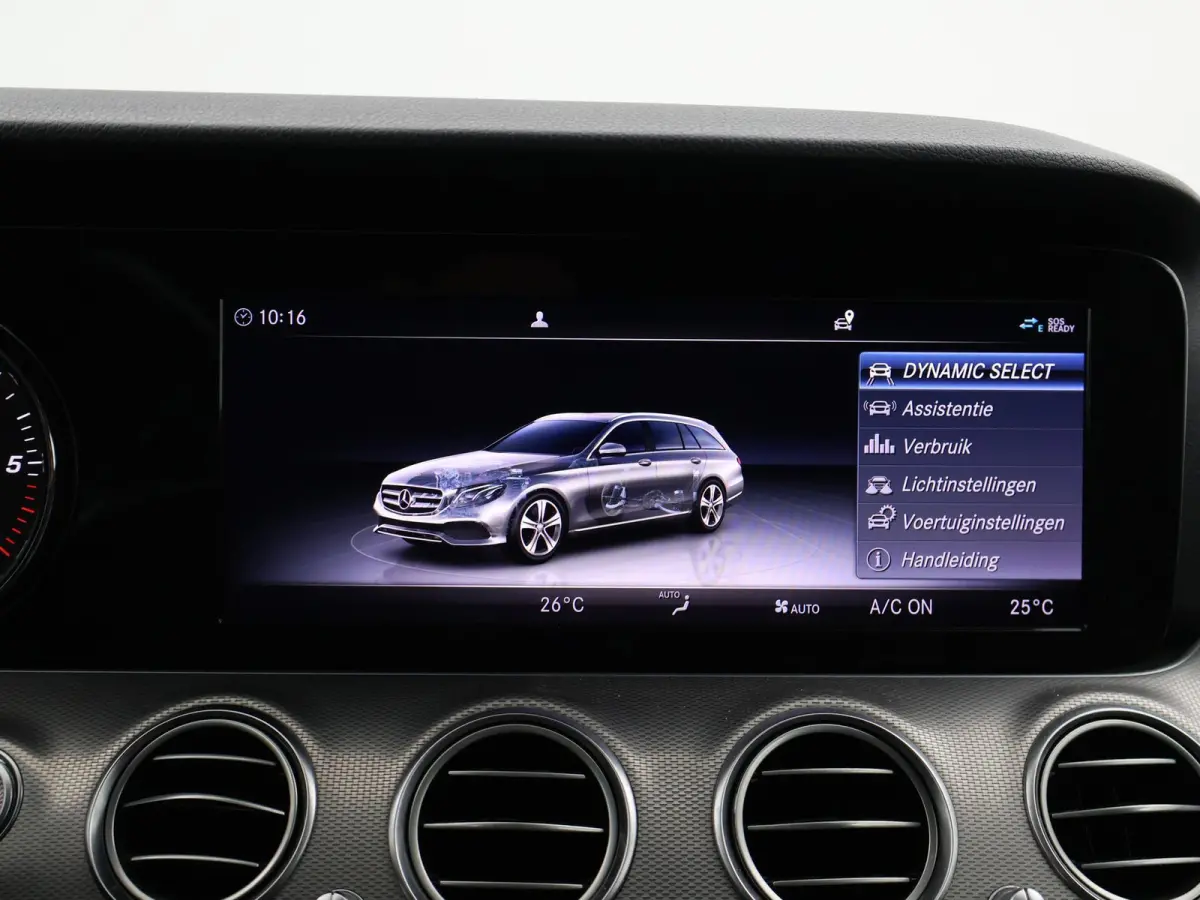 220d 194 PK AUT9 AVANTGARDE + TREKHAAK Mercedes-Benz E-klasse Estate 220d 194 PK AUT9 + TRKEHAAK / SFEERVERLICHTING / SFEERVERLICHTING / APPLE CARPLAY / LED