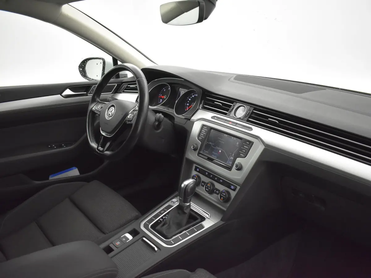 1.6 TDI DSG AUT. COMFORTLINE + WEGKL. TREKHAAK / LED / NAVIGATIE