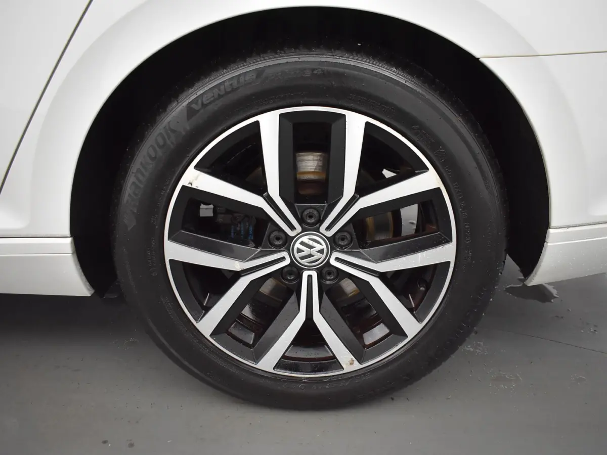 1.6 TDI DSG AUT. COMFORTLINE + WEGKL. TREKHAAK / LED / NAVIGATIE