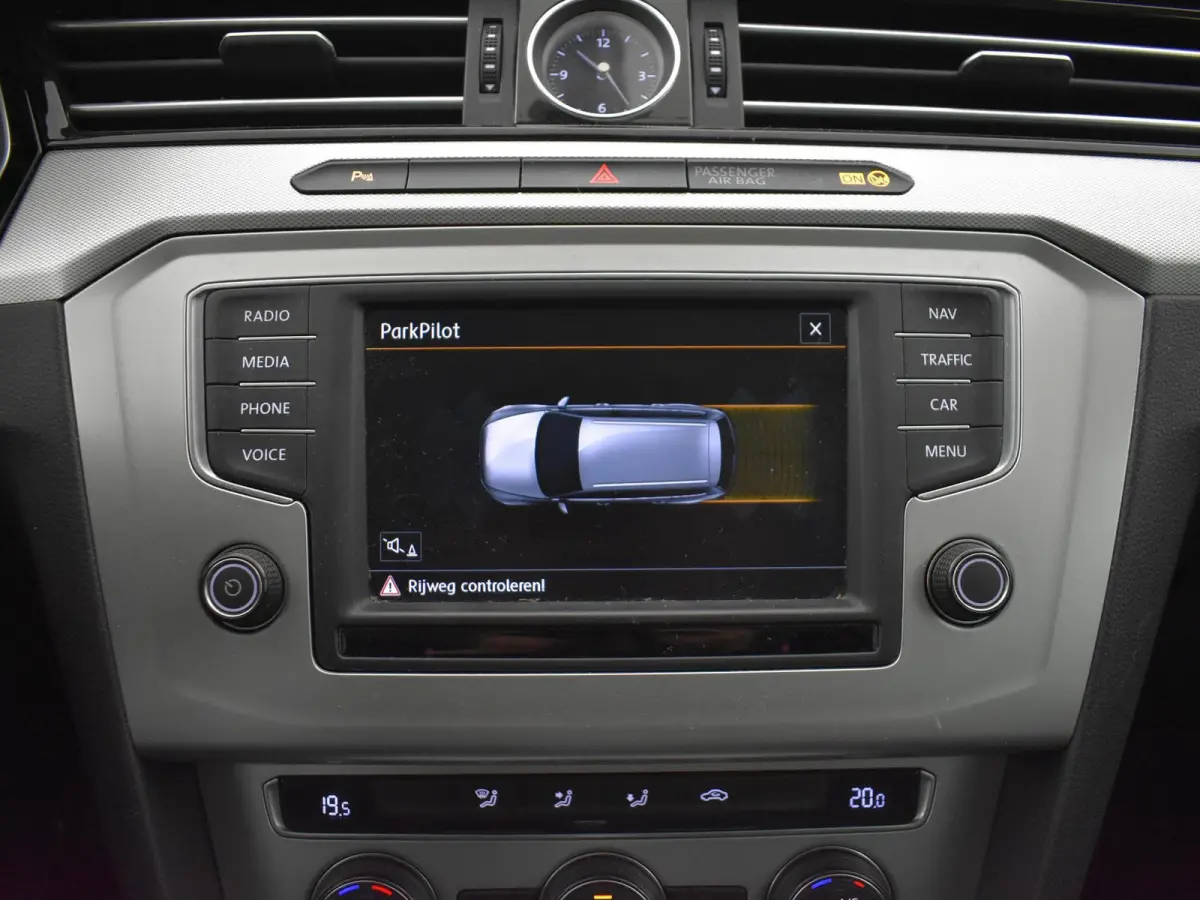1.6 TDI DSG AUT. COMFORTLINE + WEGKL. TREKHAAK / LED / NAVIGATIE