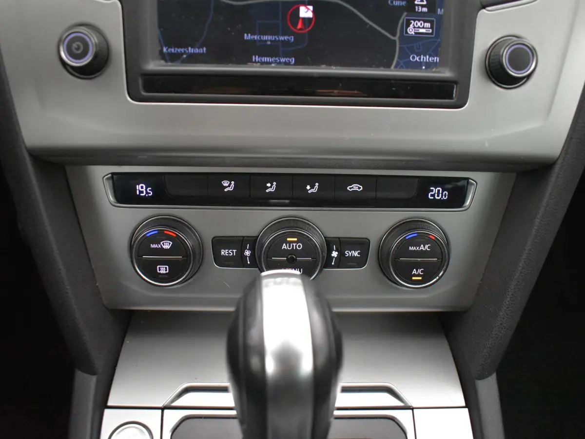 1.6 TDI DSG AUT. COMFORTLINE + WEGKL. TREKHAAK / LED / NAVIGATIE