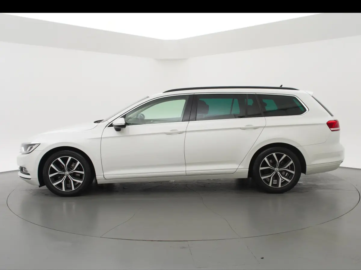 1.6 TDI DSG AUT. COMFORTLINE + WEGKL. TREKHAAK / LED / NAVIGATIE