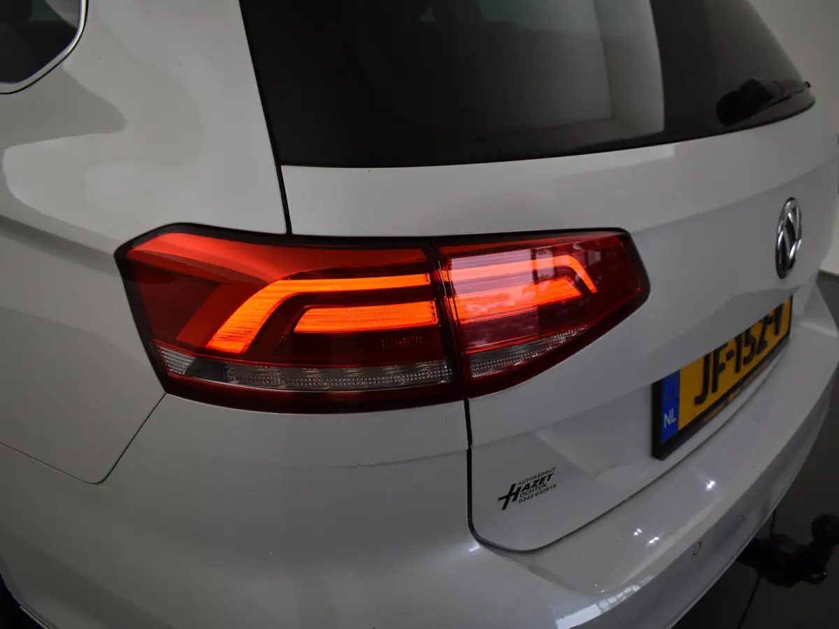 1.6 TDI DSG AUT. COMFORTLINE + WEGKL. TREKHAAK / LED / NAVIGATIE