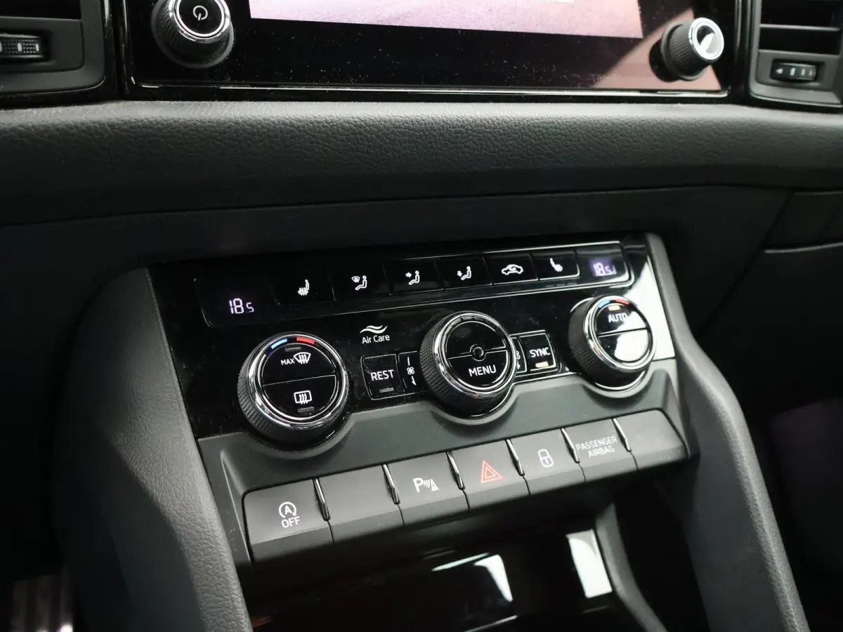 1.5 TSI 150 PK DSG AUT. 7-PERS SPORTLINE *MAT ZWART* + ADAPTIVE CRUISE | VIRTUAL COCKPIT | CAMERA | 20 INCH