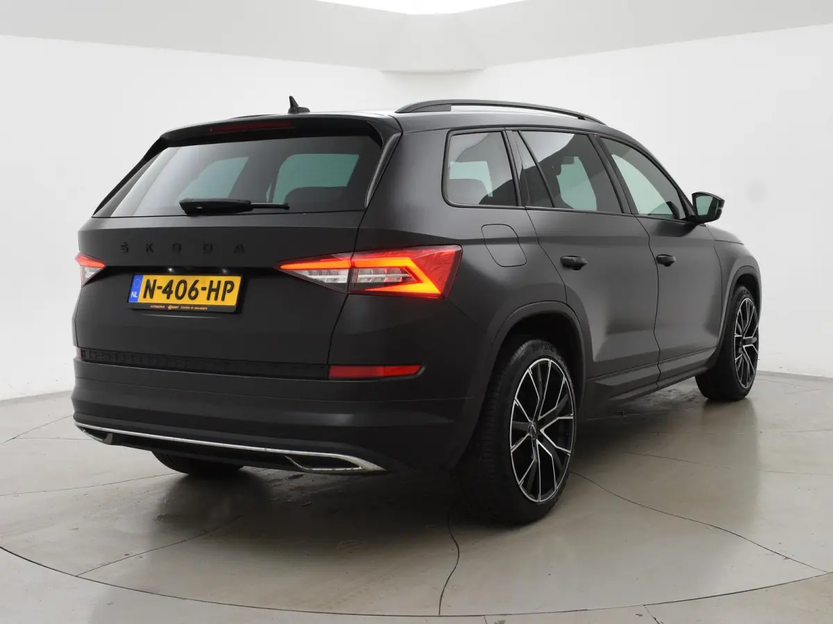 1.5 TSI 150 PK DSG AUT. 7-PERS SPORTLINE *MAT ZWART* + ADAPTIVE CRUISE | VIRTUAL COCKPIT | CAMERA | 20 INCH