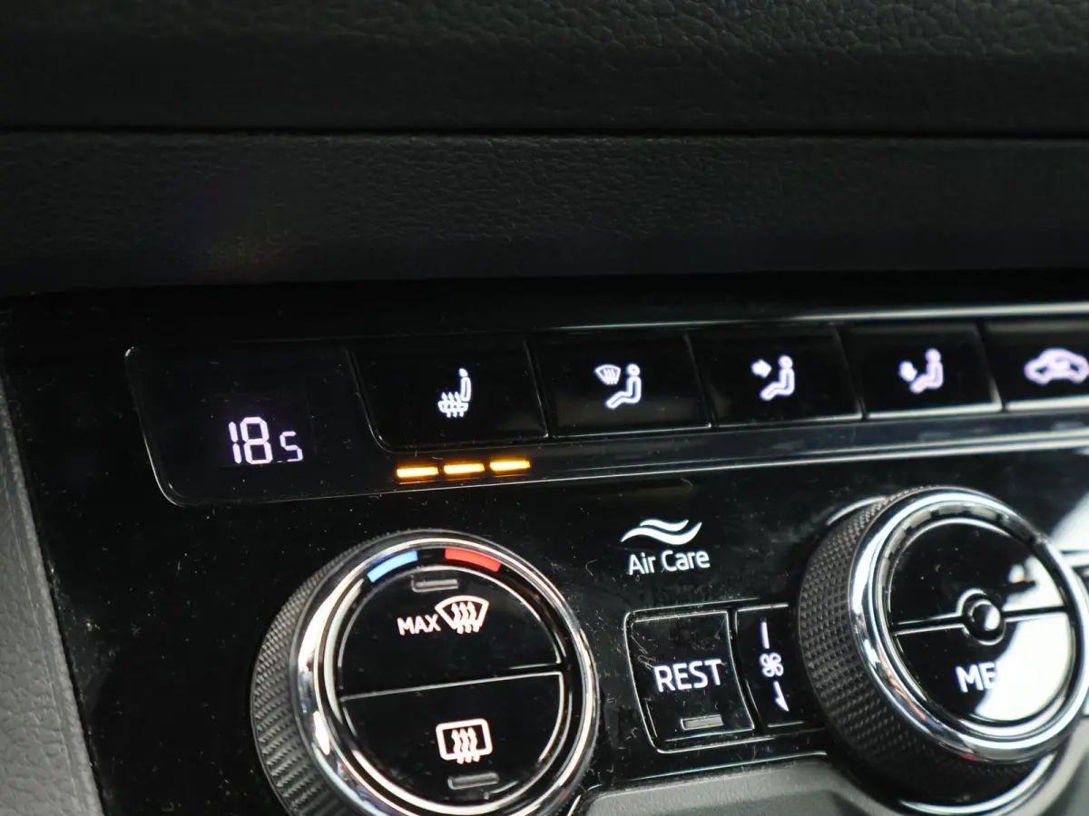 1.5 TSI 150 PK DSG AUT. 7-PERS SPORTLINE *MAT ZWART* + ADAPTIVE CRUISE | VIRTUAL COCKPIT | CAMERA | 20 INCH
