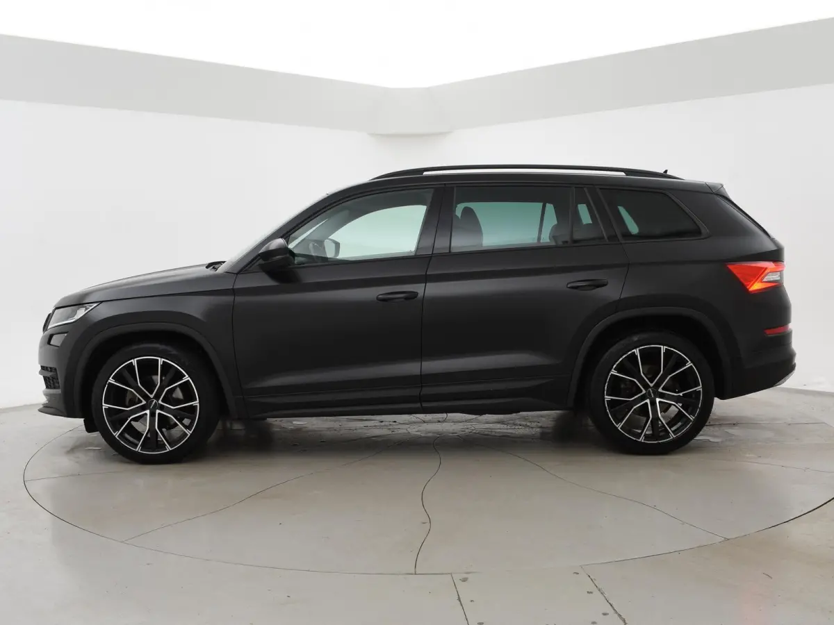 1.5 TSI 150 PK DSG AUT. 7-PERS SPORTLINE *MAT ZWART* + ADAPTIVE CRUISE | VIRTUAL COCKPIT | CAMERA | 20 INCH